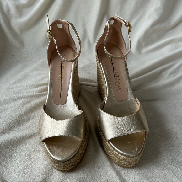Stuart Weitzman Nudist Curve Espadrille Wedges in Gold Size 10 NWOT - Picture 7 of 12
